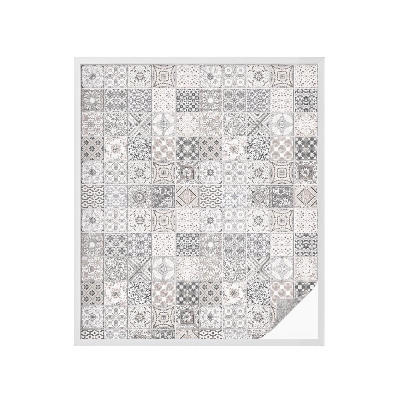 Pieninė plėvelė langams su raštu Plytelių raštai