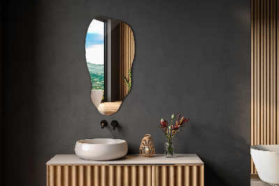 Netaisyklingos formos veidrodis modernus stilius