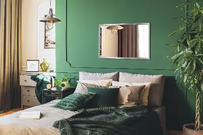 Veidrodis su sidabriniu rėmu elegantiškas