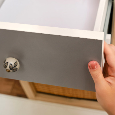 Klijuojama plėvelė baldams Tamsiai pilka