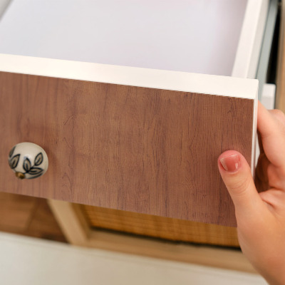 Lipni plėvelė baldams Medinis motyvas