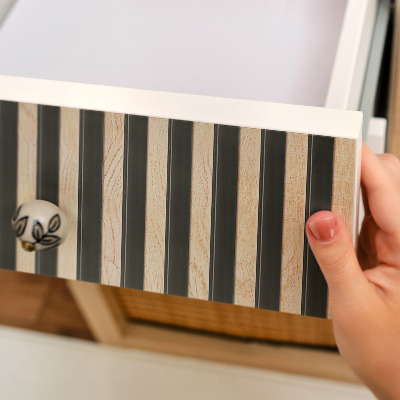 Dekoratyvinė plėvelė baldams Vertikalios juostos