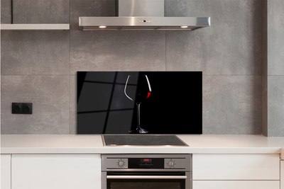 Virtuvės sieninės plokštė Juodo fono taurė su vynu