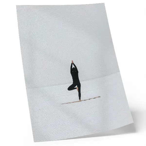 Plakatas minimalistinė jogos, taikos ir harmonijos figūra