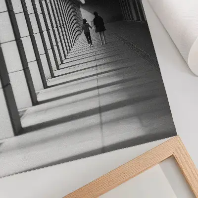 Plakatas svetainei šiuolaikinė architektūra su ilgais šešėliais ir simetrija