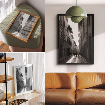 Plakatas svetainei Monochromatinis istorinės gatvės žavesys