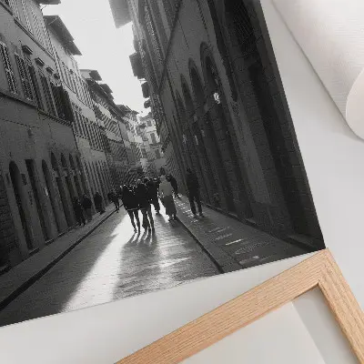 Plakatas svetainei monochromatinis istorinės gatvės vaizdas