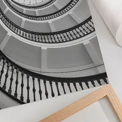 Plakatas modernūs ir elegantiški juodai balti spiraliniai laiptai