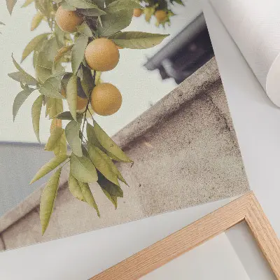 Plakatas svetainei medžio šaka su žaliais lapais ir oranžine saule