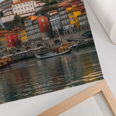 Plakatas Spalvingi daugiabučiai, elegantiški laivai, kirai