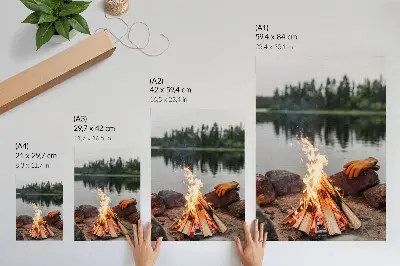 Plakatas svetainei laužas ežeras miškas akmenys ir gamtos poilsis
