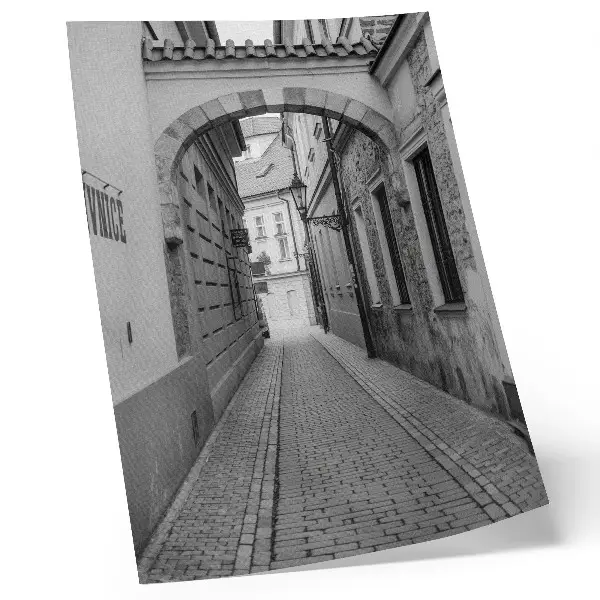 Plakatas svetainei nostalgiška juodai balta gatvės architektūra