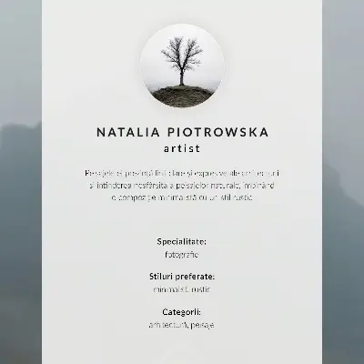 Plakatas svetainei geltono namo rūkas kalnuose su ramiąja atmosfera