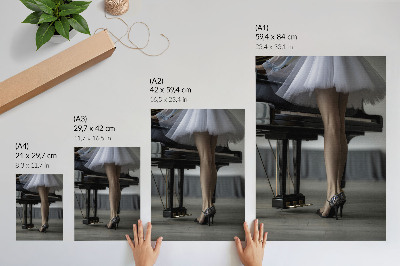 Plakatas svetainei Balerina prie fortepijono, elegancija ir subtilumas