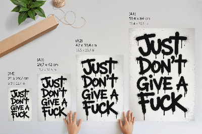 Plakatas Juodos grafiti raidės baltame fone su kontrastu
