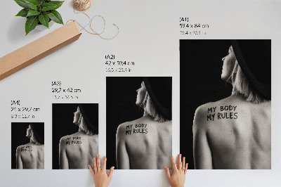 Plakatas Juodai balta elegancija su stipria žinute