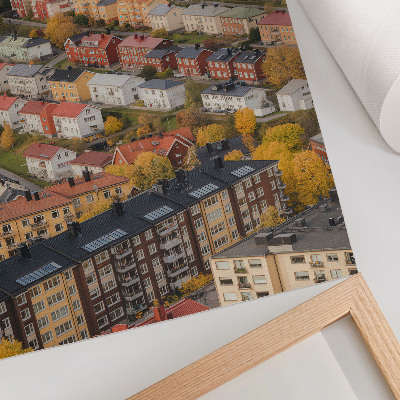 Sieninis plakatas Spalvingi pastatai vingiuotose gatvėse