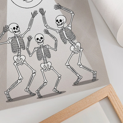 Plakatas Juodai balti skeletai smėlio spalvos mėnulio fone
