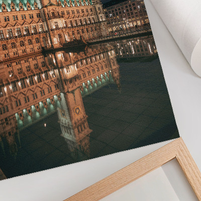 Sieninis plakatas Klasikinė architektūra atspindėjo vakaro šviesą