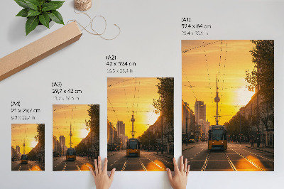 Plakatas Vakaro miesto energija, tramvajus, gyvenimas, gatvės, pastatai