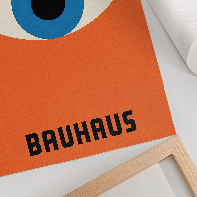 Plakatas Akis geometrinėse figūrose oranžiniame fone