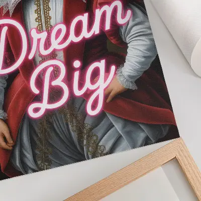 Sieninis plakatas istorinis portretas su kontrastuojančiu neoniniu užrašu