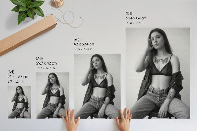 Dekoratyvinis plakatas Monochrominis portretas, laisvė, minimalizmas