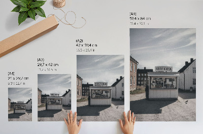 Dekoratyvinis plakatas Medinis kioskas, šviesūs pastatai, idiliški