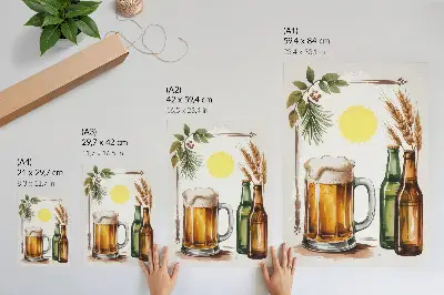 Plakatas svetainei alus bokalas su buteliais, šakelėmis ir saule