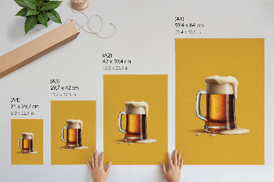 Sieninis plakatas Gintaro spalvos gėrimo puodelis, geltonas fonas, kreminės putos