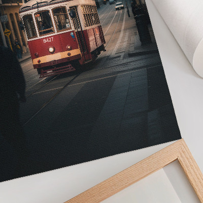 Plakatas svetainei Tramvajus tarp istorinės miesto architektūros