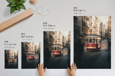 Plakatas svetainei Tramvajus tarp istorinės miesto architektūros
