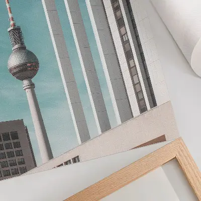 Plakatas svetainei minimalistinis bokštas, modernūs pastatai ir mėlynas dangus