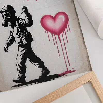 Plakatas gatvės menas su širdimis ir figūra