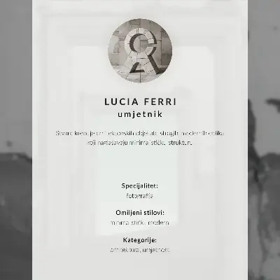 Plakatas svetainei oranžinė siena su trimis langais ir žaliomis žaliuzėmis