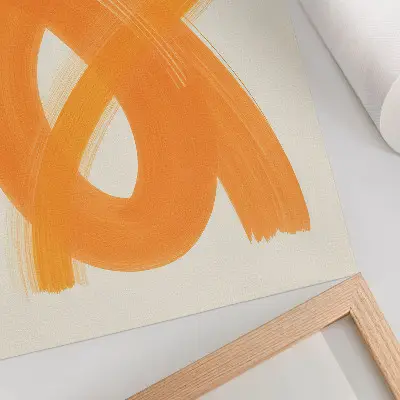 Sieninis plakatas su abstrakčiais ryškiais oranžiniais teptuko potėpiais