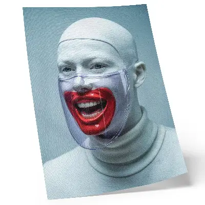 Plakatas modernus veidas kaukėje su raudonais akcentais