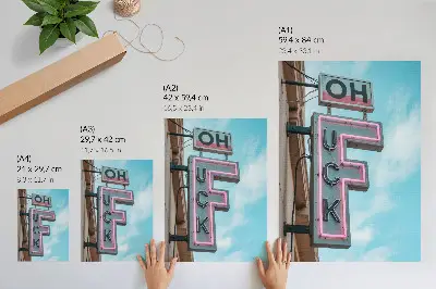 Sieninis plakatas neoninis retro ženklas su mėlynu dangumi ir intensyviomis spalvomis