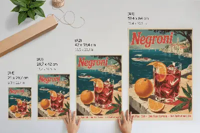 Plakatas intensyvių spalvų, sukuriantis šventinę atmosferą su jūra ir oranžiniais atspalviais
