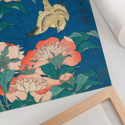 Dekoratyvinis plakatas Katsushiki Hokusai „Bijūnai ir kanarėlė“ (1834 m.) – senovinis medžio raižinys