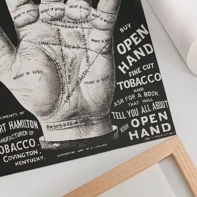 Sieninis plakatas atvira ranka su delnų skaitymo simboliais