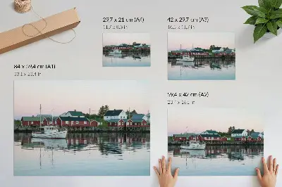Plakatas kubistiniai raudoni namai prie ežero