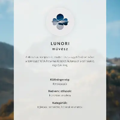 Plakatas ant drobės žali medžiai rūke esant ramiai atmosferai ir prislopintoms spalvoms