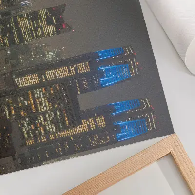 Plakatas ant drobės su moderniais naktinio miesto dangoraižiais
