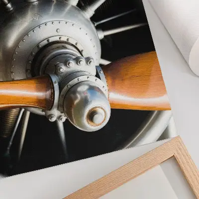 Spauda ant drobės metaliniai propelerio elementai industriniu stiliumi