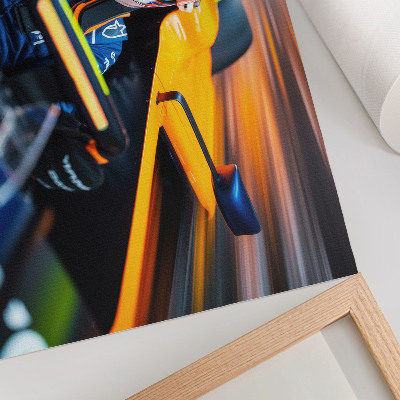 Plakatas ant drobės Vairuotojas lenktyniniame automobilyje, kupiname greičio ir energijos