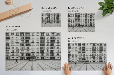 Plakatas Modernus pastatas su balkonais ir aikšte