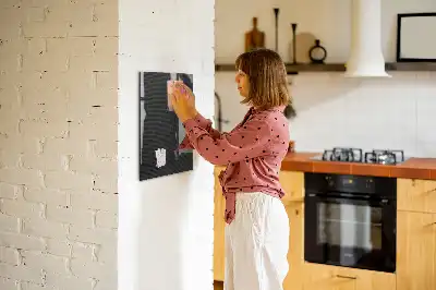 Magnetinė lenta su rašikliu tamsaus rašto