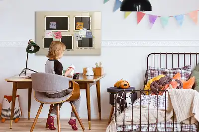 Magnetinė rašymo lenta su retro stiliaus rėmeliais