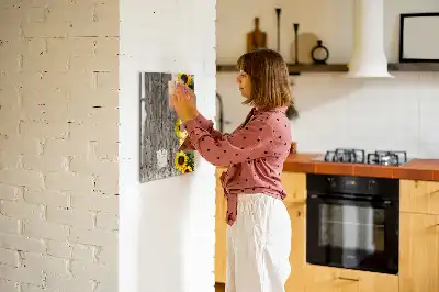 Magnetinė sauso valymo lenta saulėgrąžos ant medžio